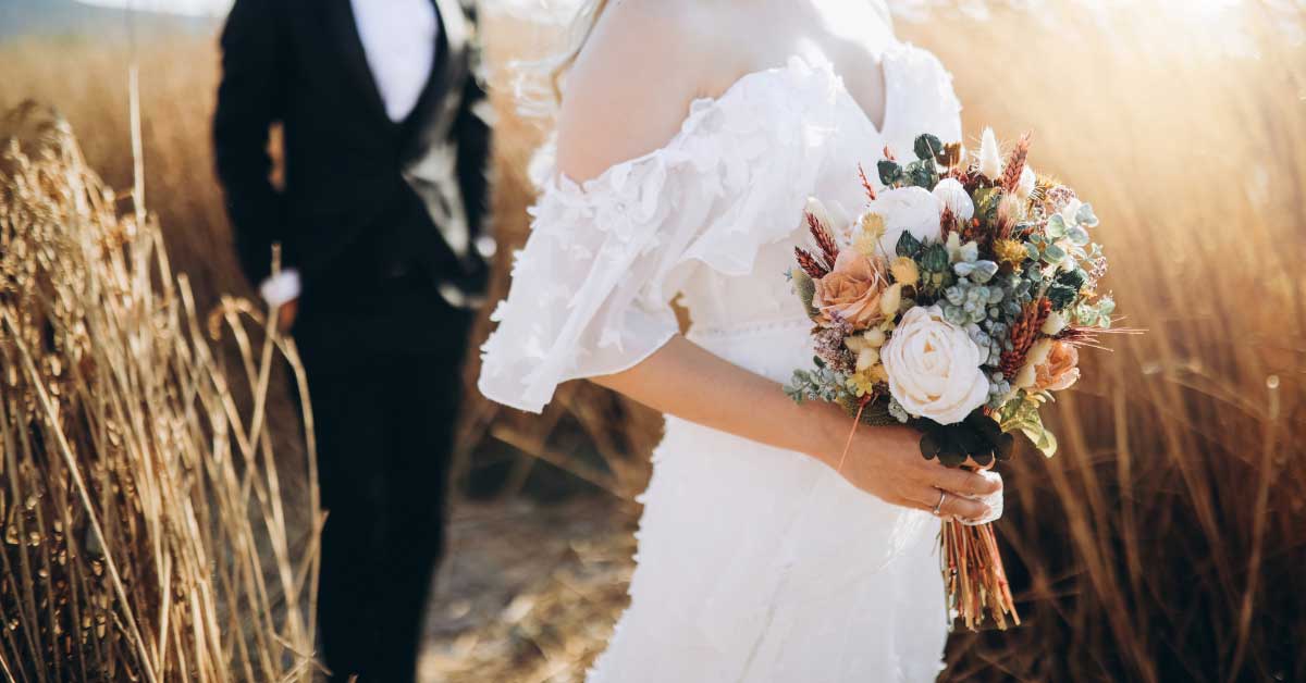 7 Beautiful Ways to Preserve Your Wedding Bouquet