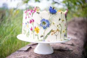 Easter activities for kids - pressed edible flower cake
