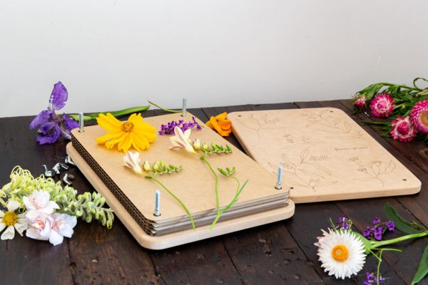 How to press flowers with a flowre press